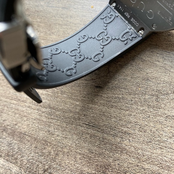 Gucci Men’s Digital Black Rubber Watch - Picture 8 of 16